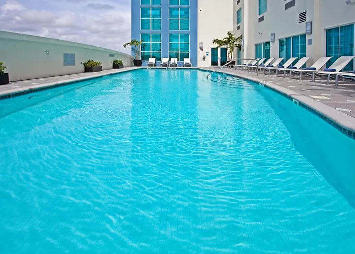 Romantic hotel: Crowne Plaza Hotel & Resorts Fort Lauderdale Airport/ Cruise By Ihg