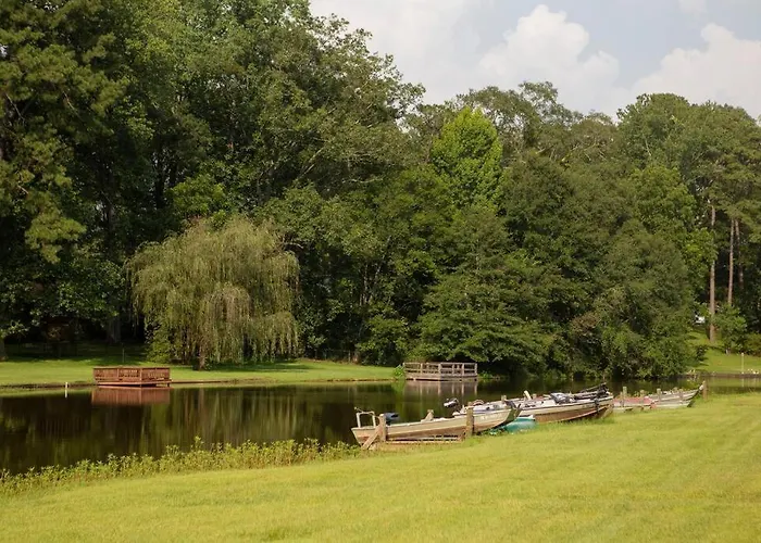 Lakeside Retreat: Alabama University Events Home