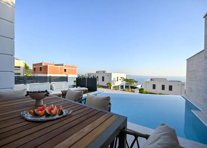Villa Rosemary West - Heated Infinity Swimming Pool - Jacuzzi - Sea View