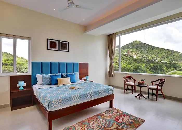 Stayvista'S Sylvara - Hill-View Villa With Private Pool, Jacuzzi & Games Room