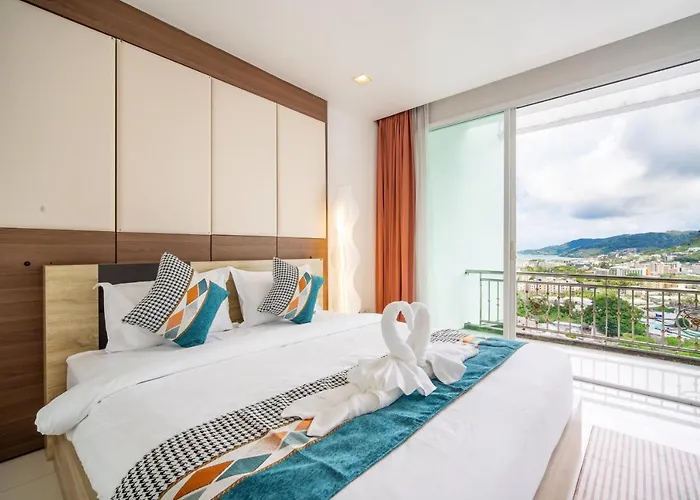 Patong Villa2：四卧泳池别墅/两个海景房/近班赞酒吧街