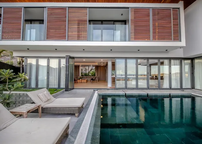 Nha Trang Oceanfront Luxury Villa Anh Nguyen