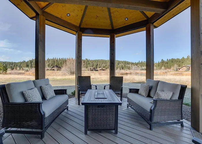 Spacious Mccall Home W/ Private Lake Access!