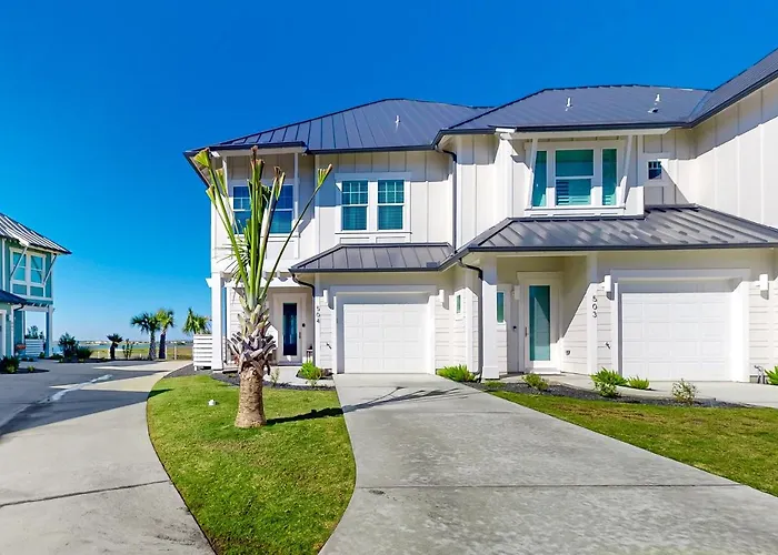Coastal Luxury Beauty On The Bay
