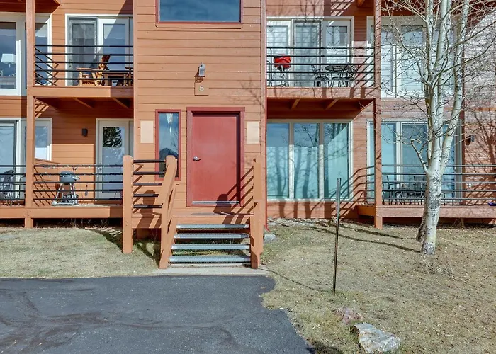Heated Pool Access + Near Skiing: Colorado Retreat