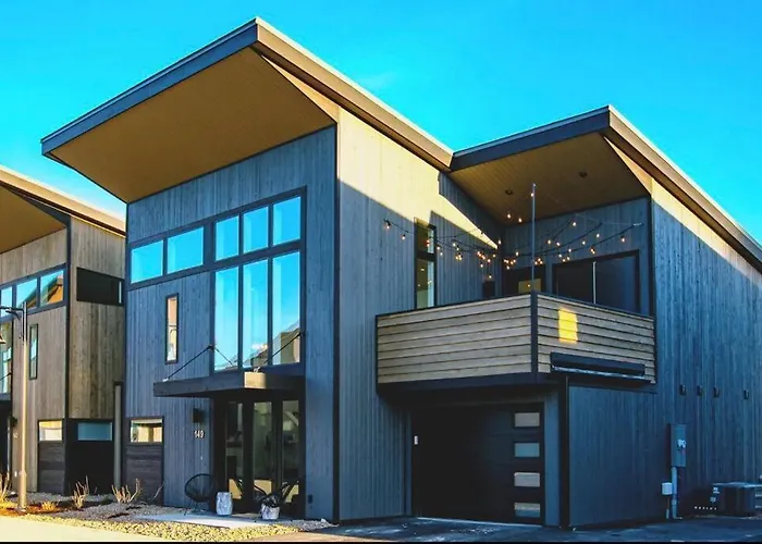 Mountain View Retreat At The Quarry - Sleeps 10!