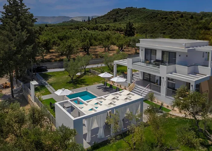 Johnny'S White Luxury Villa