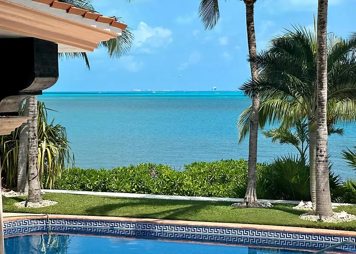 Villa Albatros Oceanfront Luxury Hotelzone