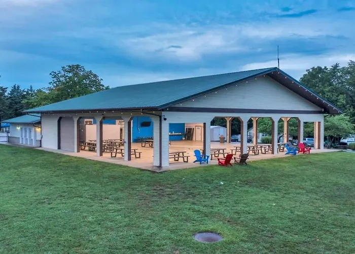 Relaxing Cabin In Bloomington