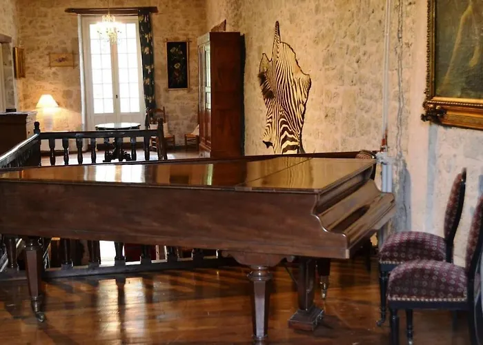 Grande maison en pierre de taille avec piscine, sauna et jacuzzi