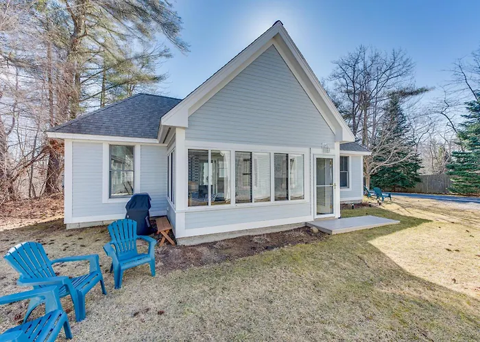 Cozy Wells Cottage W/ Pool Access: 1 Mi To Beach!