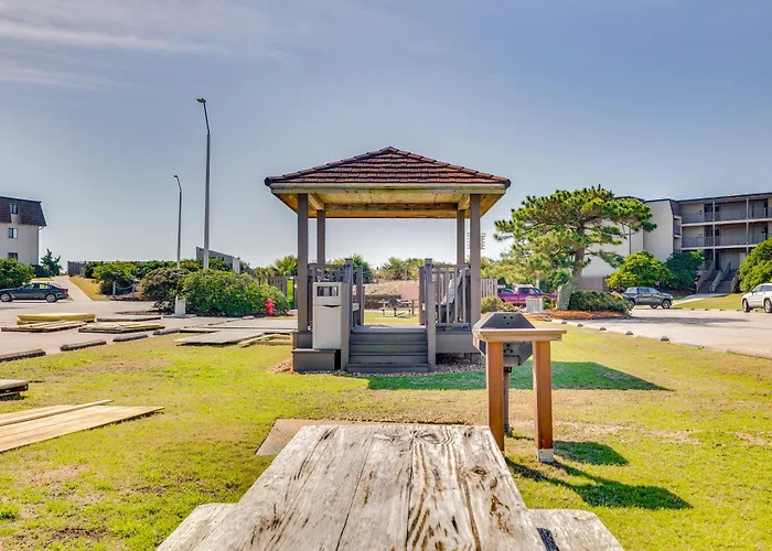 Atlantic Beach Condo W/ Balcony & Beach Access!