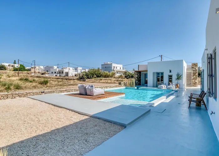 Lil Paros Luxury Suites