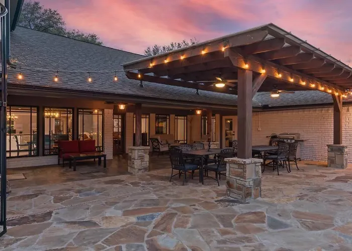 Cowtown Casa: A Place To Hang Your Hat