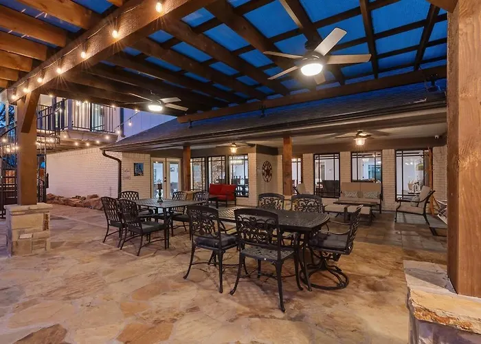 Cowtown Casa: A Place To Hang Your Hat