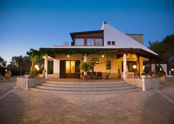 Villa Dei Sogni-8 Minuti Dal Mare Di Gallipoli-Intera Villa Con Piscina Privata 50 Mq E Parco Di 10000 Mq In Uso Esclusivo-5 Camere -Comoda 8-10 Fino 14 Ospiti