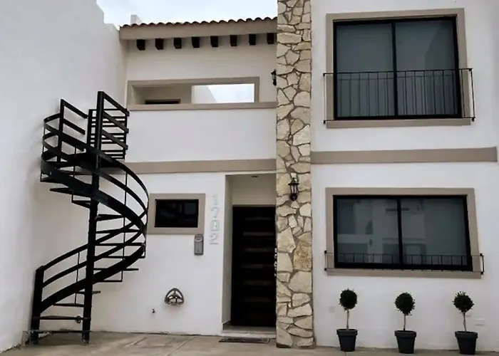La Casa Del Faro Azul Marino