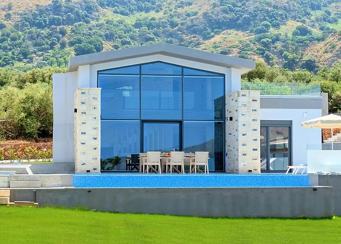 Moonlights Villas Heated Pool