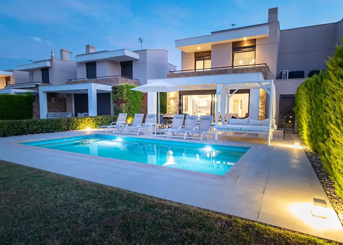 Bellevue Villas With Private Pool