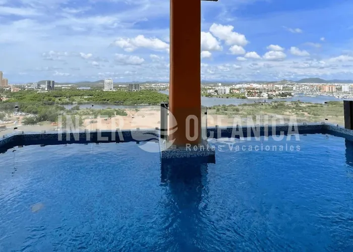 Alberca Con La Mejor Vista A La Marina Mazatlan