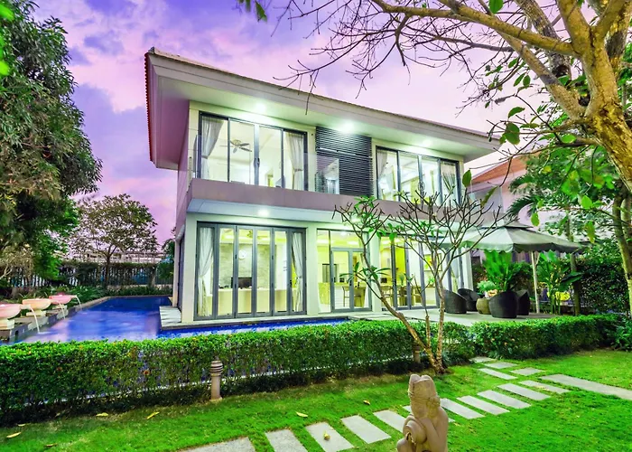 Dreamy Beach Villas Danang