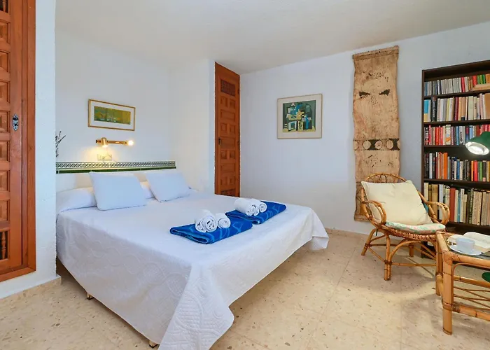 Chalet: Olivo By Aguilarent