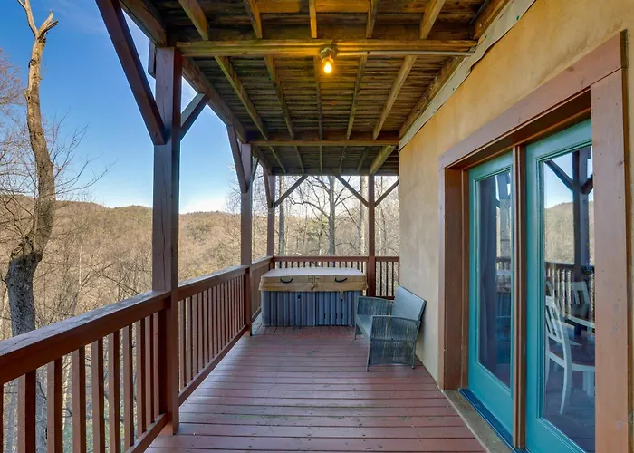 Hot Tub & Game Room: Powderhorn Mountain Cabin