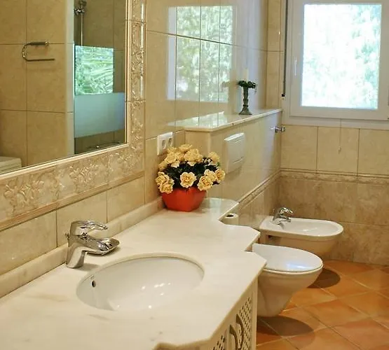 Ground Floor Villa With Private Entrance And Shared Pool