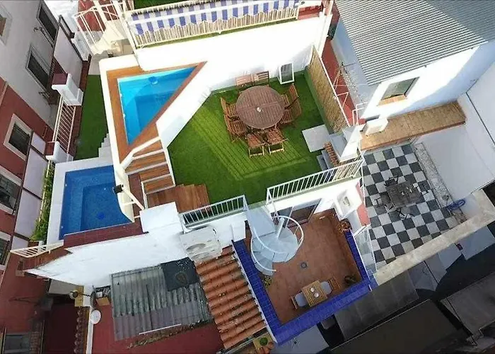 Casa con piscina junto catedral de sevilla