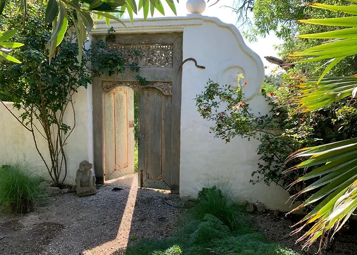 Casa Stardust & Cottages