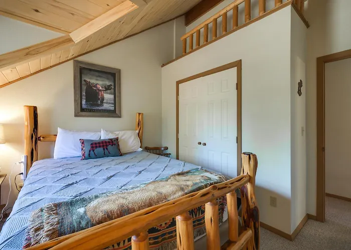 Spacious & Quiet Pagosa Springs Cabin W/ Deck!