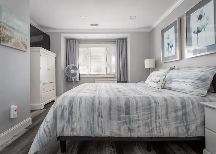 Beachside 213 With Pool Hot Tub And Private Deck Overlooking East Bay