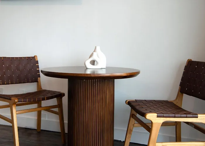 Hollywood Hills Hotel