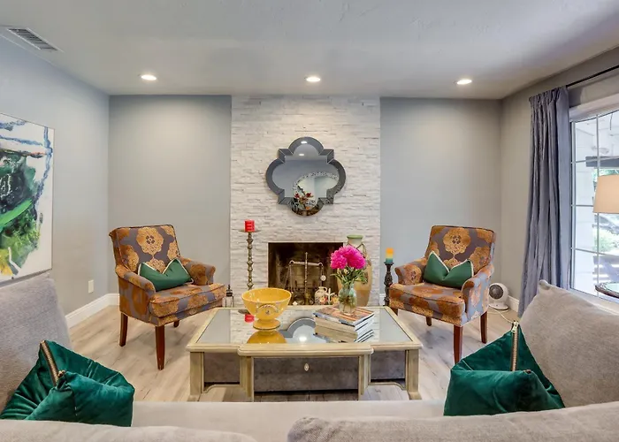 Family Home W/ Pool ~ 7 Mi To Downtown Sacramento!