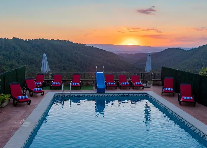 21 Sleeps Private Pool Villa & Bbq Near Barcelona