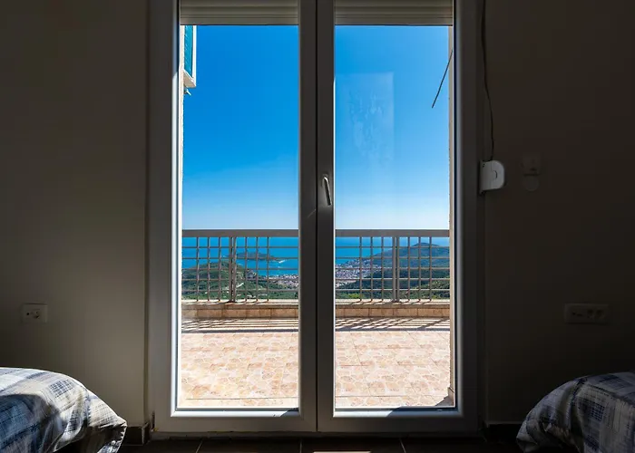 Golden Horizon Villas