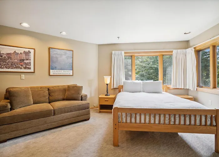 Amazing View, Location, Ski Back Trails, Sports Center, Pool Highridge B4 Highridge