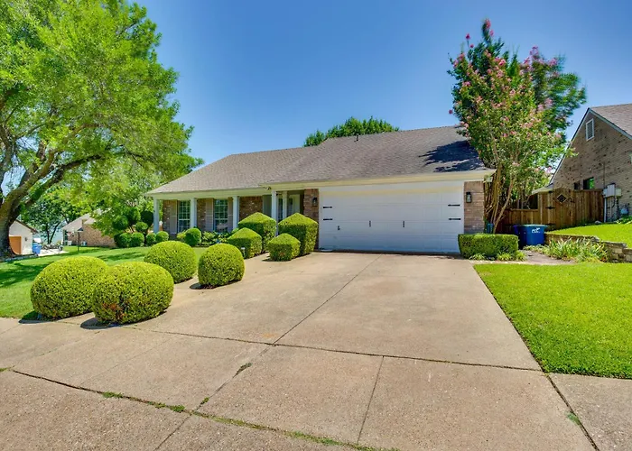 Lake-View Rowlett Escape W/ Fire Pit & Games!