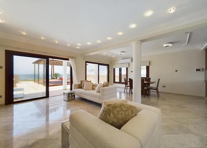 Fabulous Beach Front House With Pool
