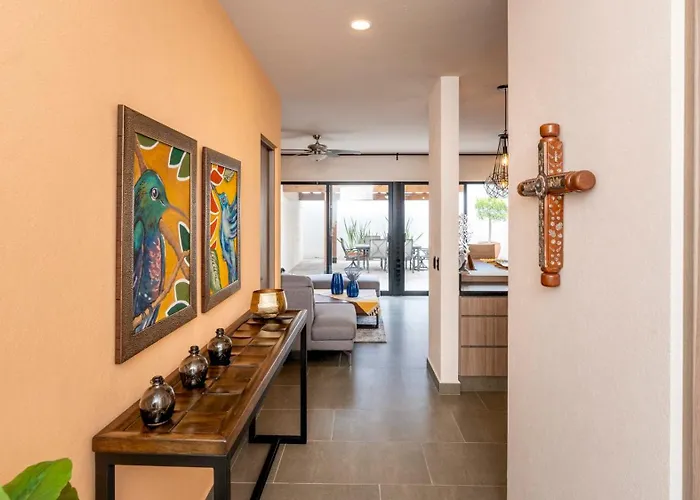 4Br Oasis With Pool & Gym At Nueva Escondida