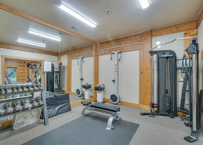 Family-Friendly Cabin: Pool Access, Bikes & Games