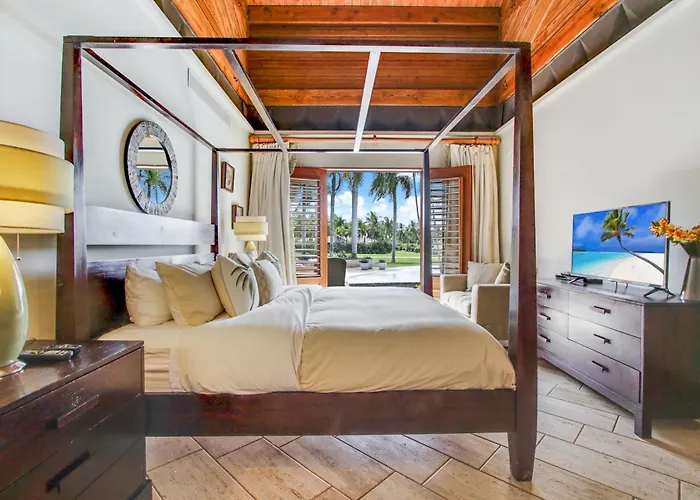 Luxurious 8-Br Villa With Ocean View, Jacuzzi, Home Cinema And Resort Access In Casa De Campo