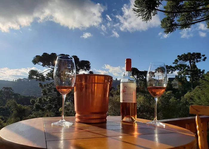 Chalé Privativo em complexo 1,2 km Capivari