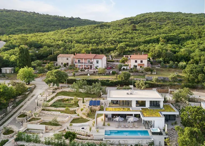 Green Tree Villas