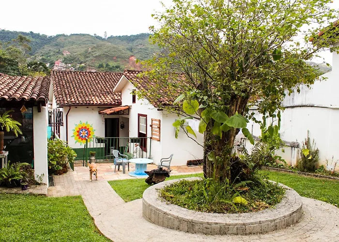 Hotel 3 estrelas: - Casa Pitanga - Acomodação lindíssima pertinho da Igreja do Rosário