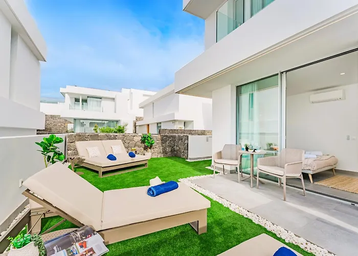 Villa Larisa - Private Heated Pool, Chill Out And Bbq