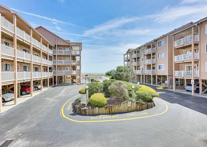 Carolina Beach Condo W/ Balcony & Ocean Access!