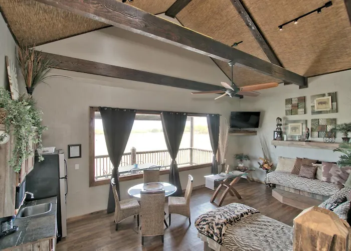 Tree House Bungalow @ Bergheim Ranch