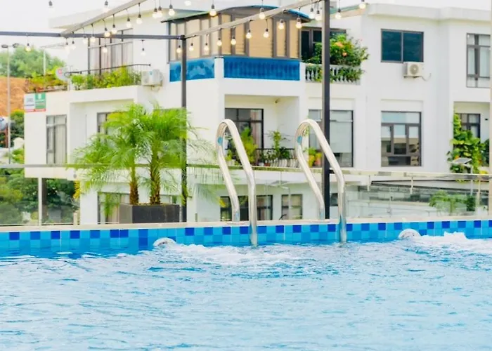 Villa 20 Ngủ Siêu vip Trung tâm Bãi Cháy