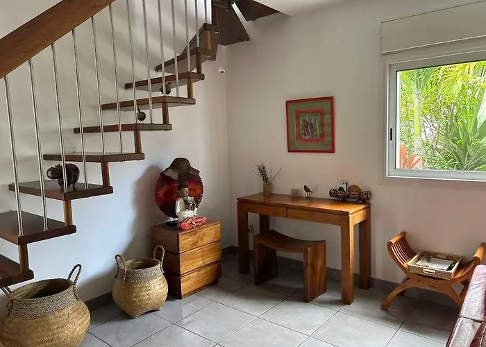 Villa CAZALINE meublé de tourisme **** piscine privée et vue Océan Indien